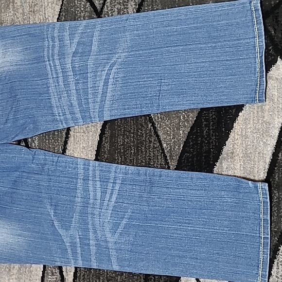 MISS ME SEQUINS EMBROIDERED MID-RISE EASY-FIT CROP DENIM JEAN - Picture 12 of 15